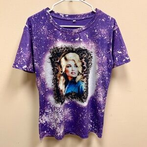 🌟HOST PICK!🌟 Bleach-Dyed Leopard Print Dolly Parton Tee 💜✨